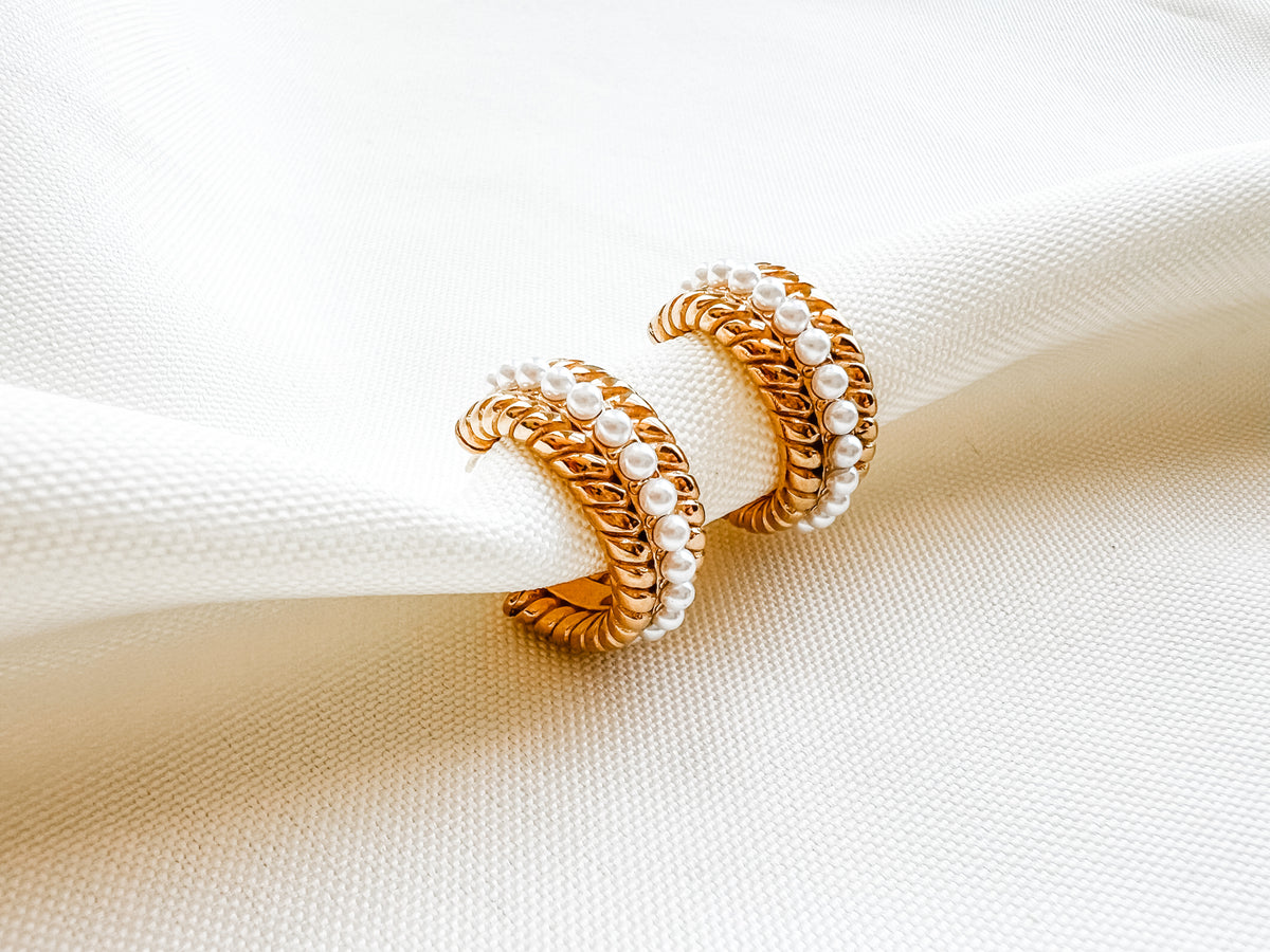Pearly Gold Hoop