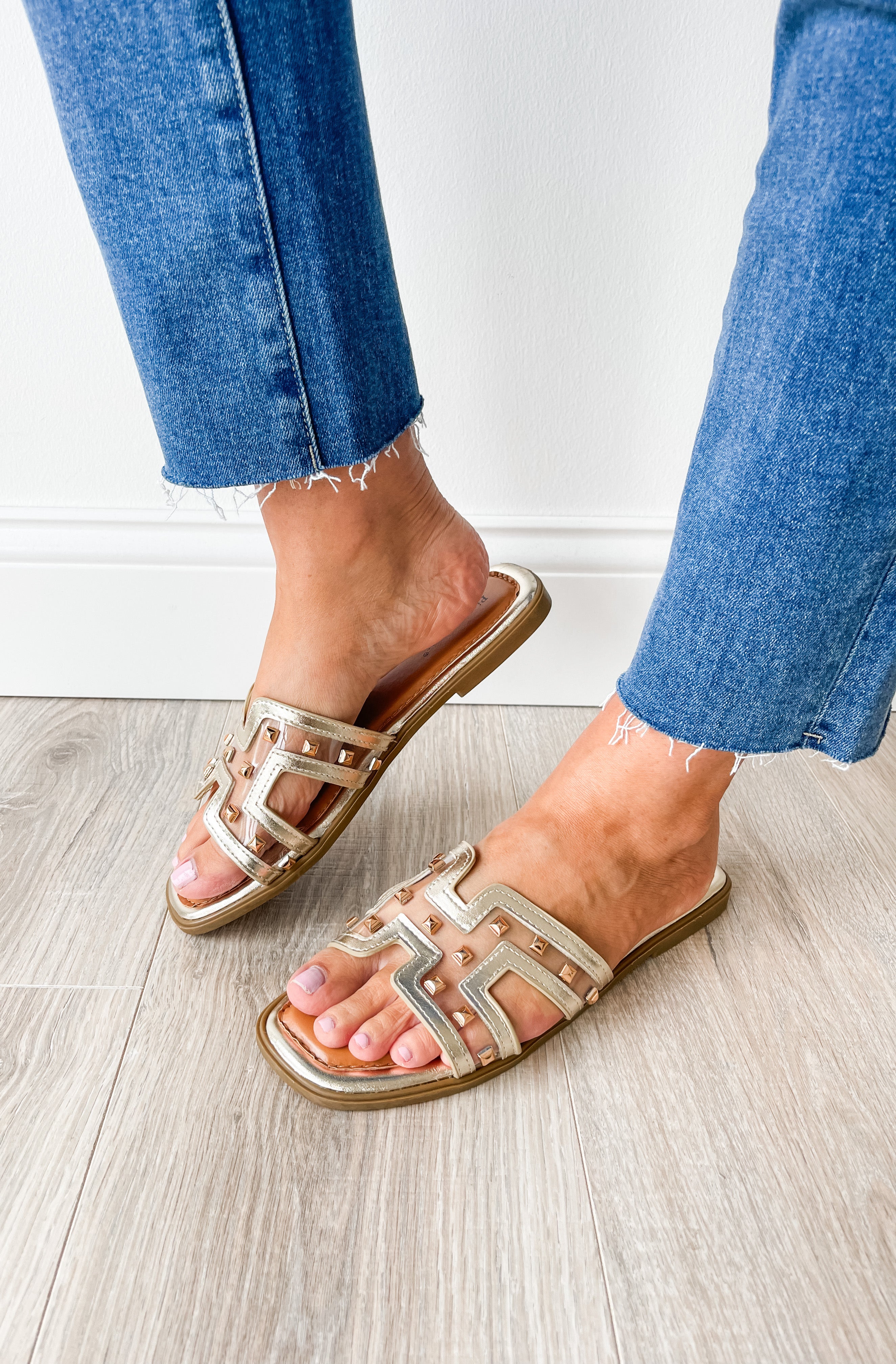 See Into the Future Sandal – Pleated Boutique